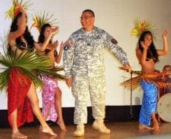 US Army sucht den Shooting StarQuelle: http://commons.wikimedia.org/wiki/File:Flickr_-_The_U.S._Army_-_Asian-Pacific_American_Heritage_Month.jpg