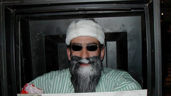 Hier ein Osama Double bei der Arbeit…Quelle: https://secure.wikimedia.org/wikipedia/commons/wiki/File:Carnaval_Tarazona2.JPG