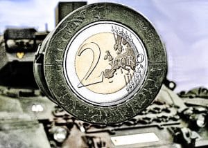 Monetärer Blitzkrieg gegen Euro Süd-Staaten, Bundesbank schießt ab 5:45 Uhr zurück Der legendaere T2 Panzer mit Euro Aufmunitionierung