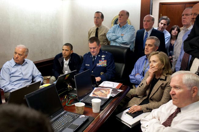 Osama_Bin_Laden_Barack_Obama_Hilary_Clinton-situation-room_white-house_Spezialkommando_special_forces_Exekution_Hinrichtungskommando