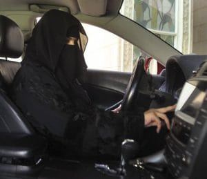 Schlagende Argumente gegen autofahrende Frauen in Saudi-Arabien Frau am Steuer Saudi Arabien verboten Fahrverbot fuer Frauen
