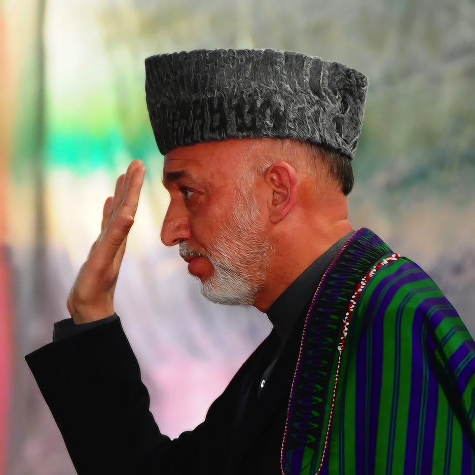 Afghanistan Besatzer spielen beleidigt, drohen gar mit Truppenabzug Karzai discusses plans for NATO transition at NMAA graduation