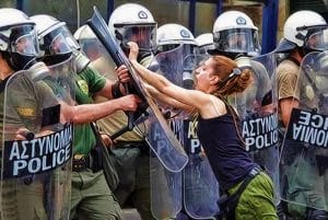 NIXGIDA, Ausgangssperre und Ausnahmezustand über Dresden verhängt polizei sicherheit widerstand protest frau griechenland polizeistaat demo redefreiheit demokratie pressefreiheit versammlungsfreiheit