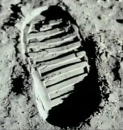 Stiefel Fussabdruck auf dem Mond Mondlandung Showtime grosses Hollywood Kino der sechziger und siebziger Jahre Fake Hoax