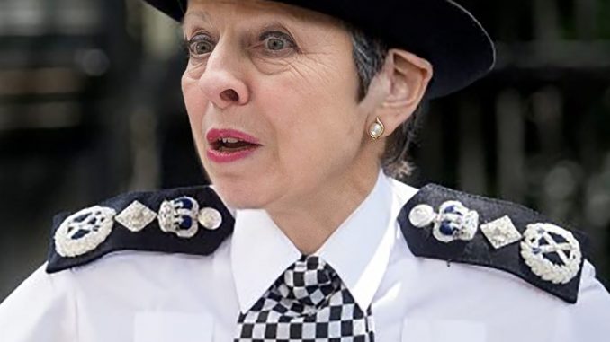 theresa may day doomsday officer police polizei grossbritanien female bobby