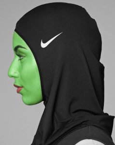 Sport-Swear: Nike Kampf-Dirndl für Athletinnen