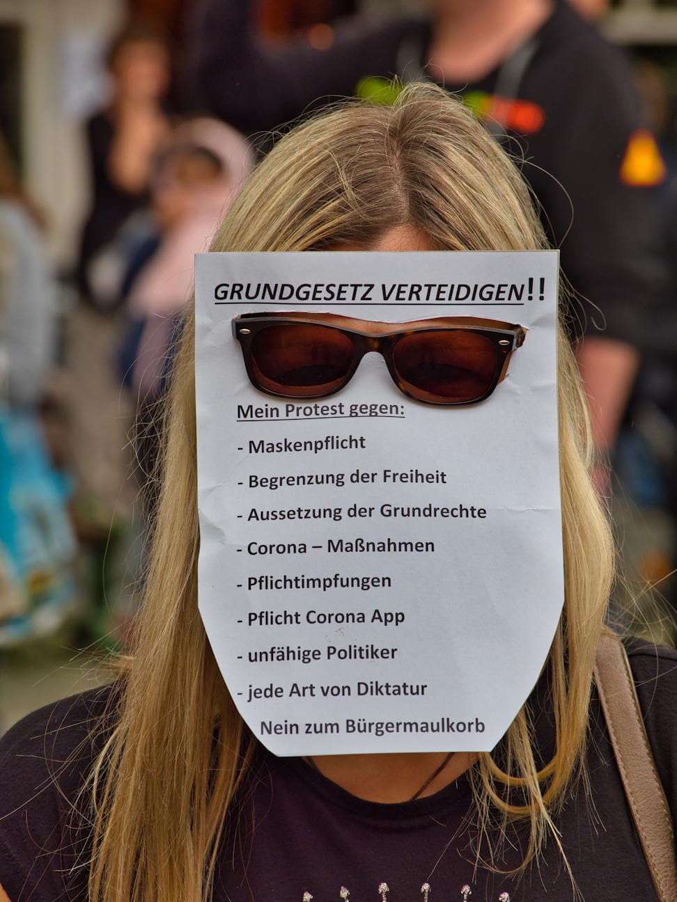 P5090096 maske Protest Weiden Grundrechte Demo Mai 2020