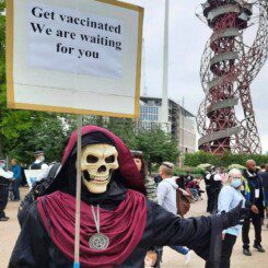get vaccinated we are waiting for you impfung gefahr london ausschfeibung 245x245 1